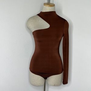 🔹 Tresser One Arm Bodysuit